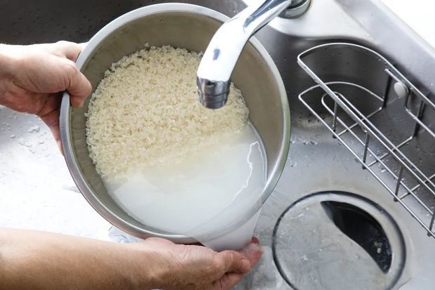 大米要洗几次才能下锅煮？原来一直弄错了，难怪米饭不香不软