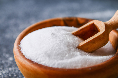 盐吃多了也有危害，对食盐控量食用，科学饮食！